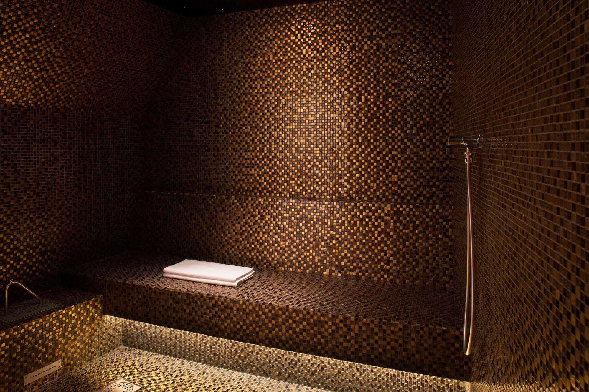 Hotel De Seze 4*
