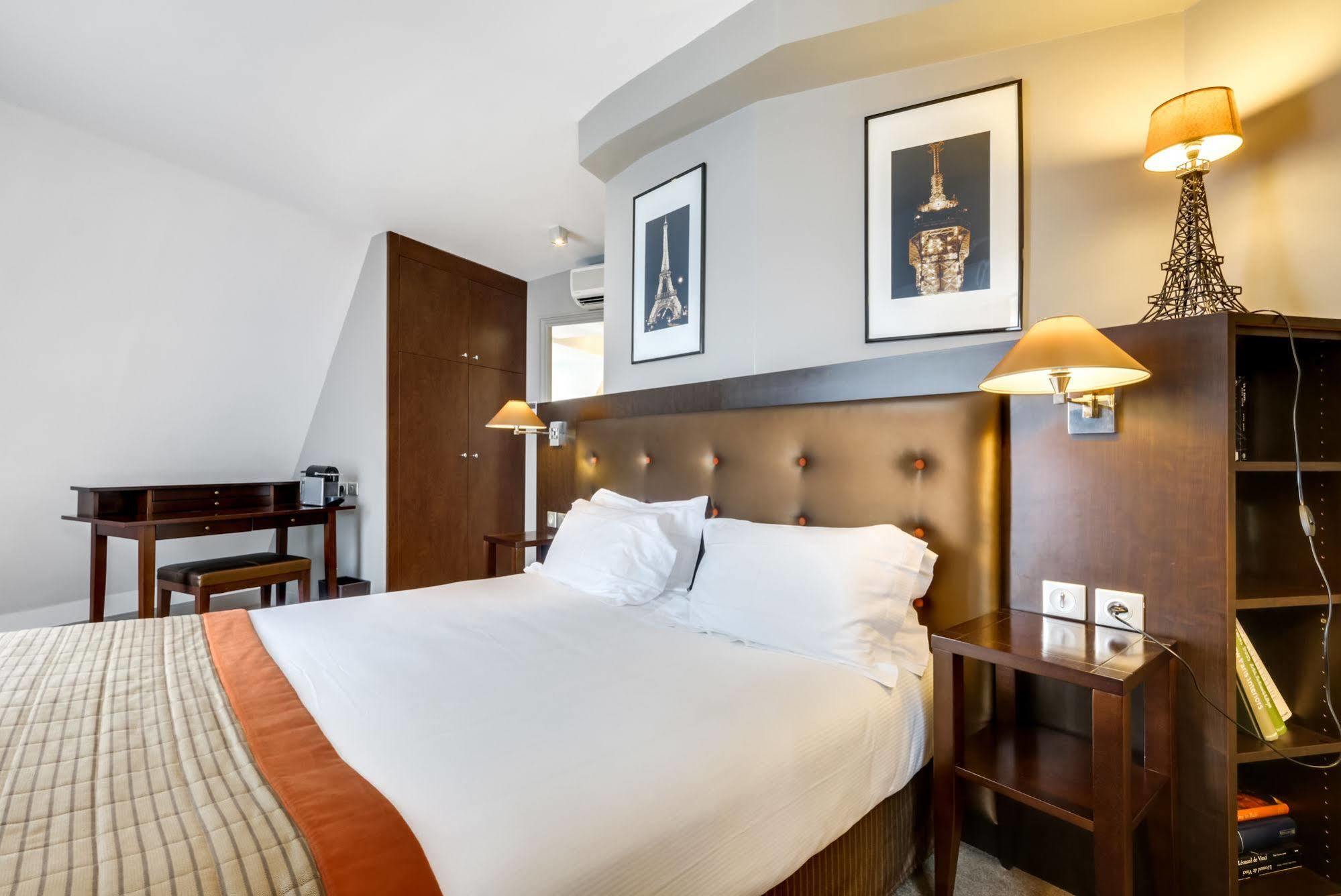 Le 12 Hotel