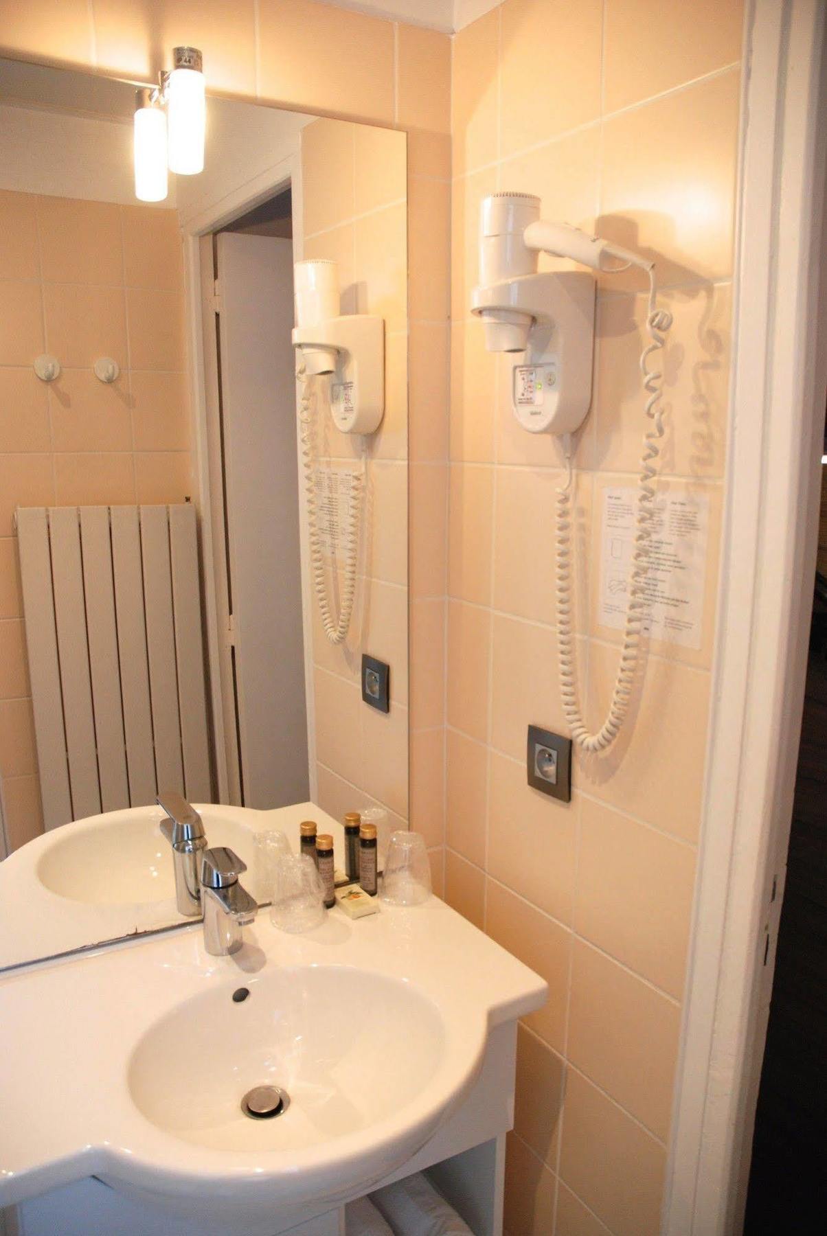 Des 3 Colleges Hotel 3*