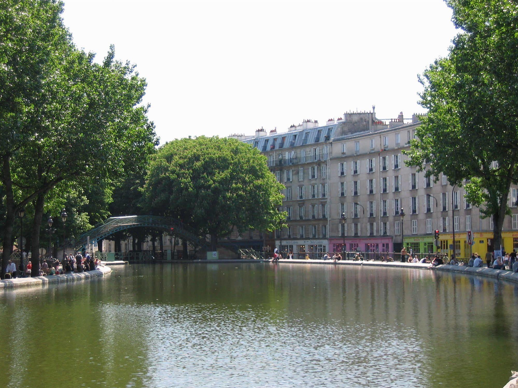 Ferney République Hotel *
