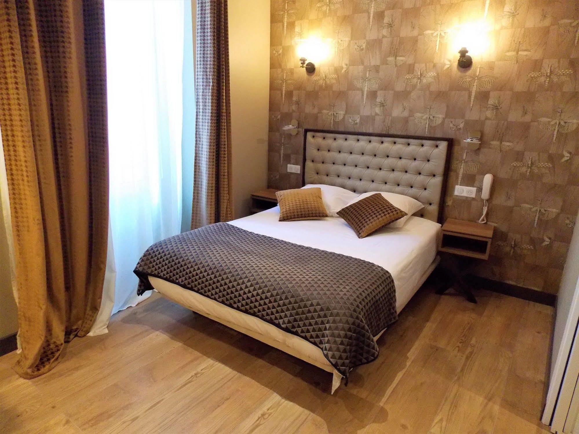 Excelsior Batignolles 3* Paris
