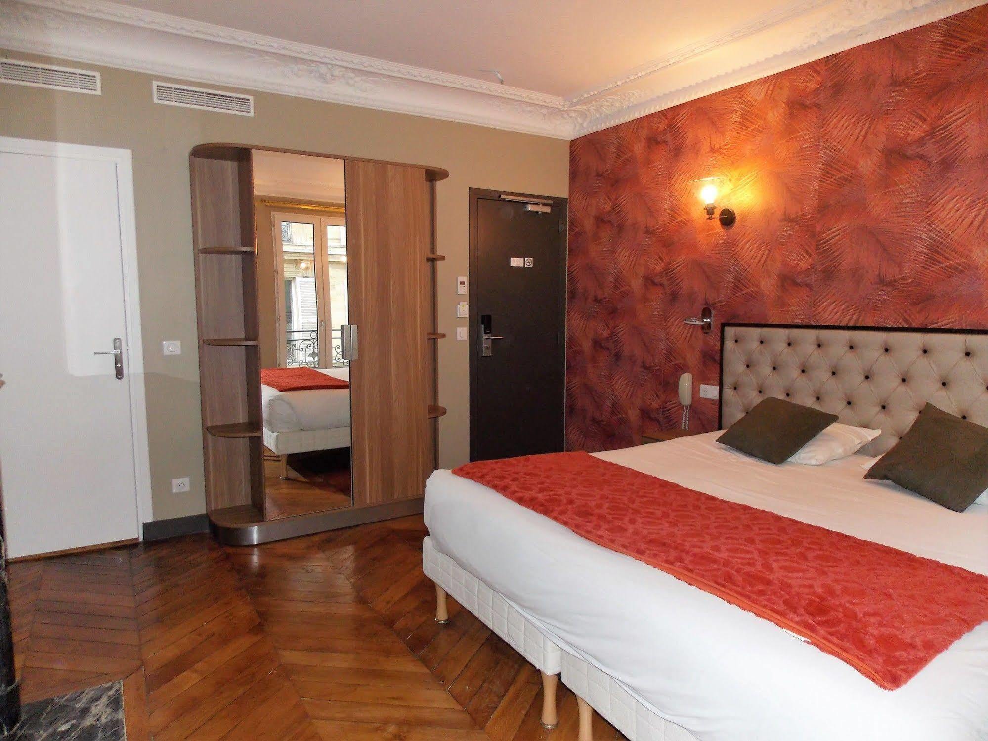 Excelsior Batignolles Hotel 3*