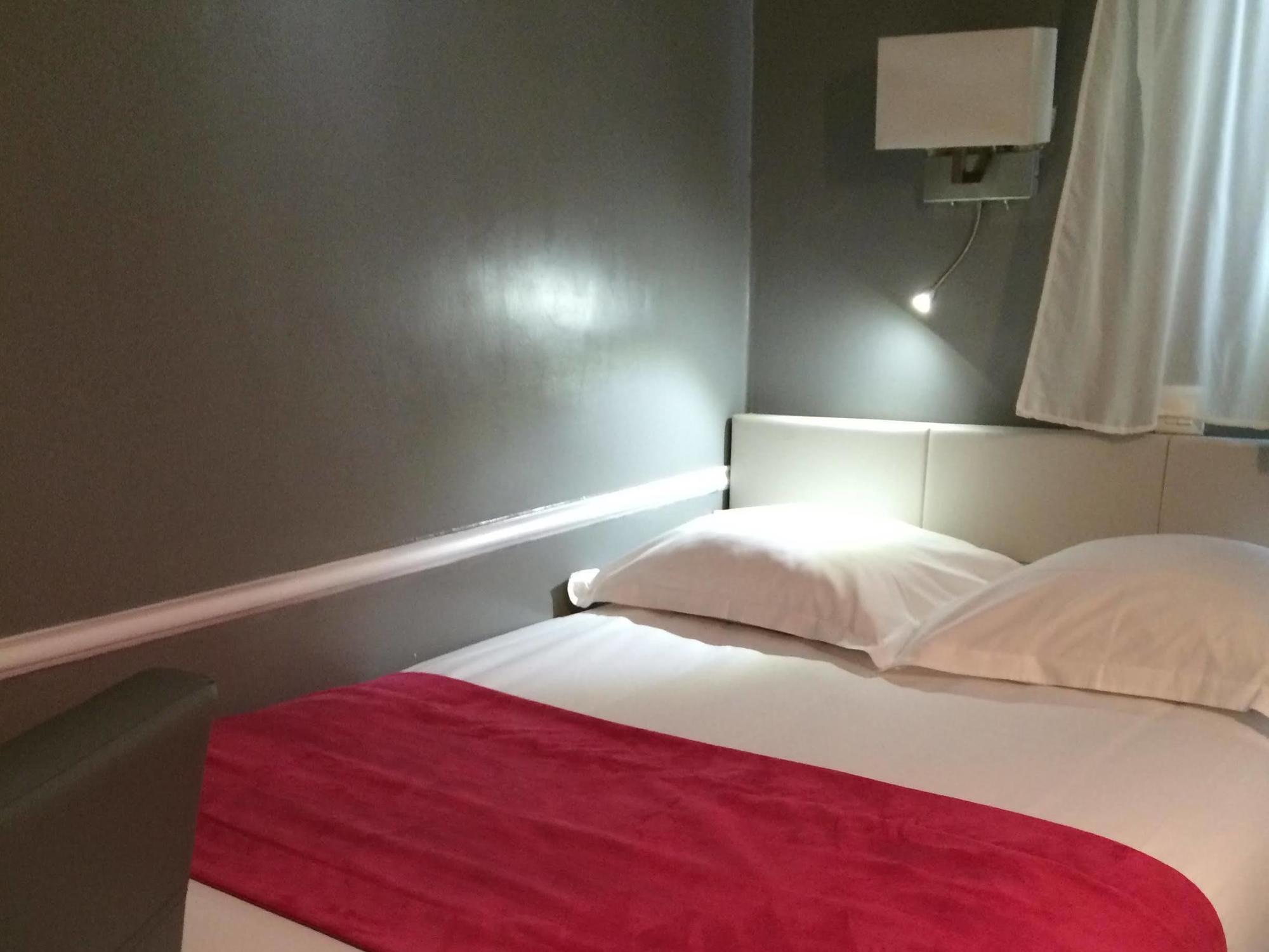 Avama Prony Hotel Parigi