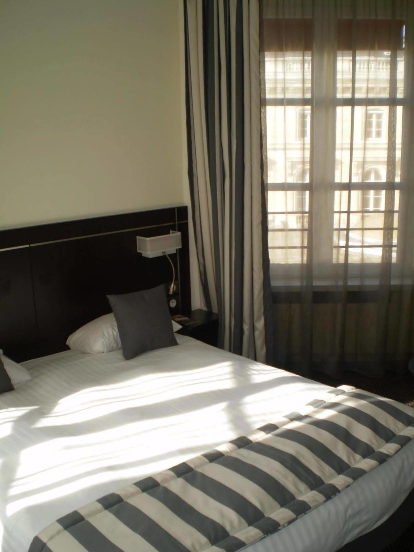 Hotel Kyriad 10 - Gare De L'est 3*