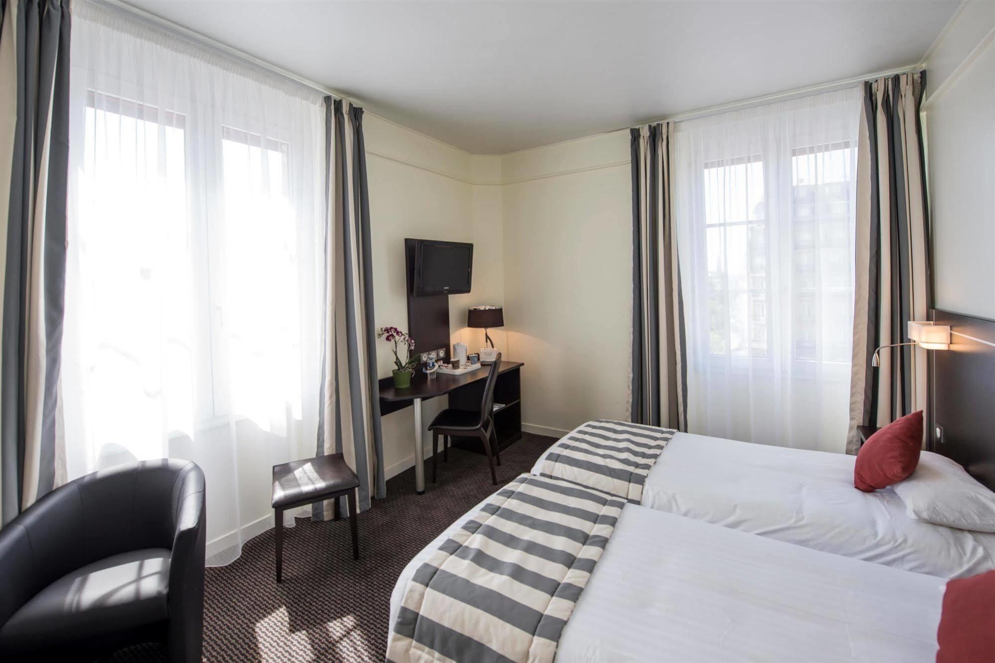 Hotel Kyriad 10 - Gare De L'est Parigi