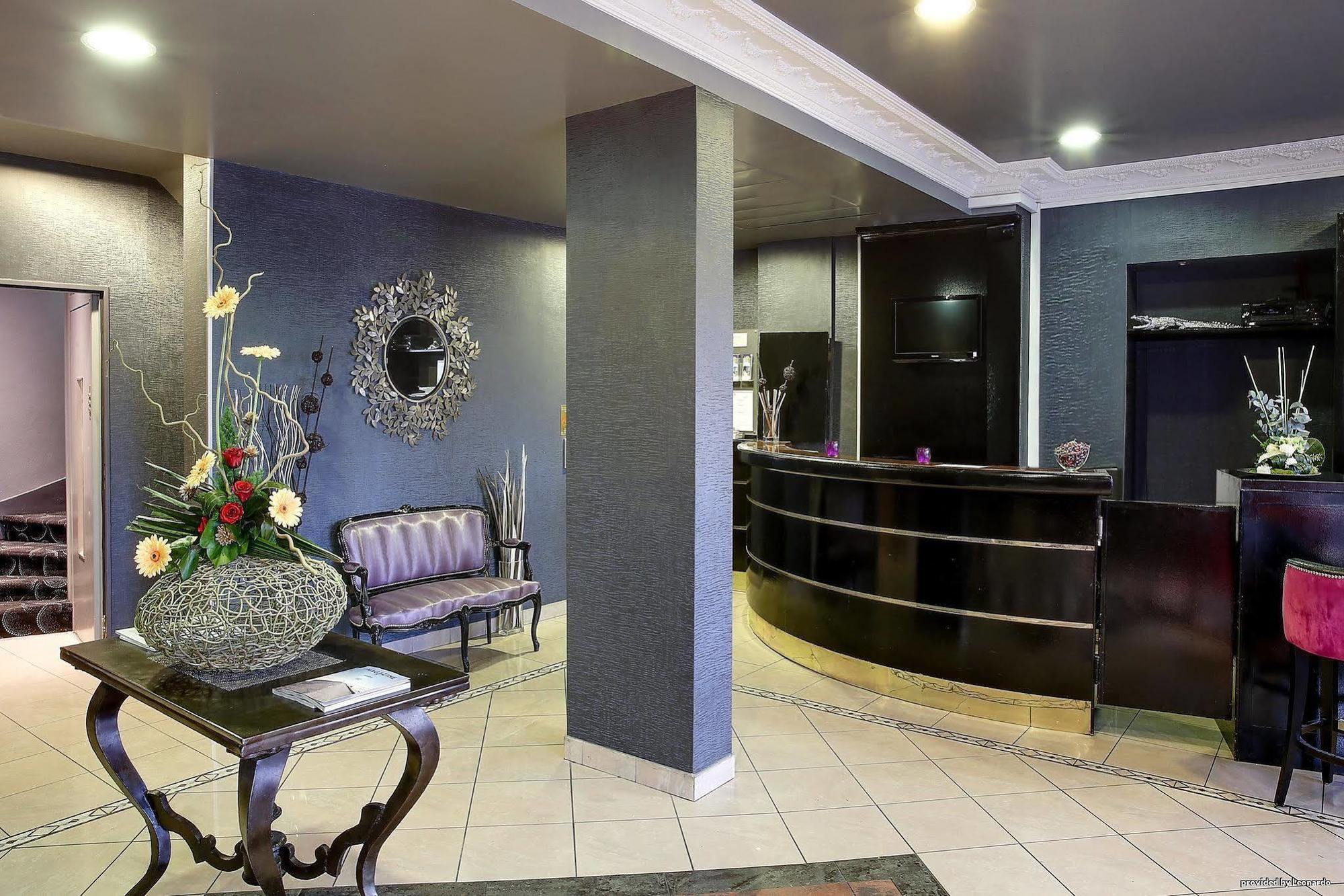 Western Opéra Batignolles Hotel 4*