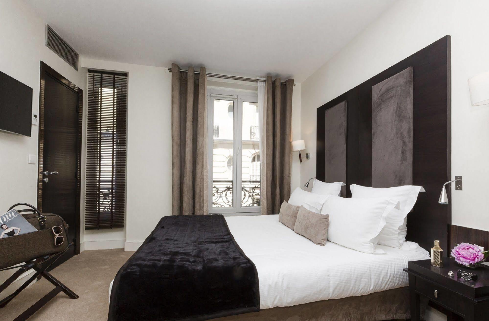 Elysées Bassano 4* Parigi