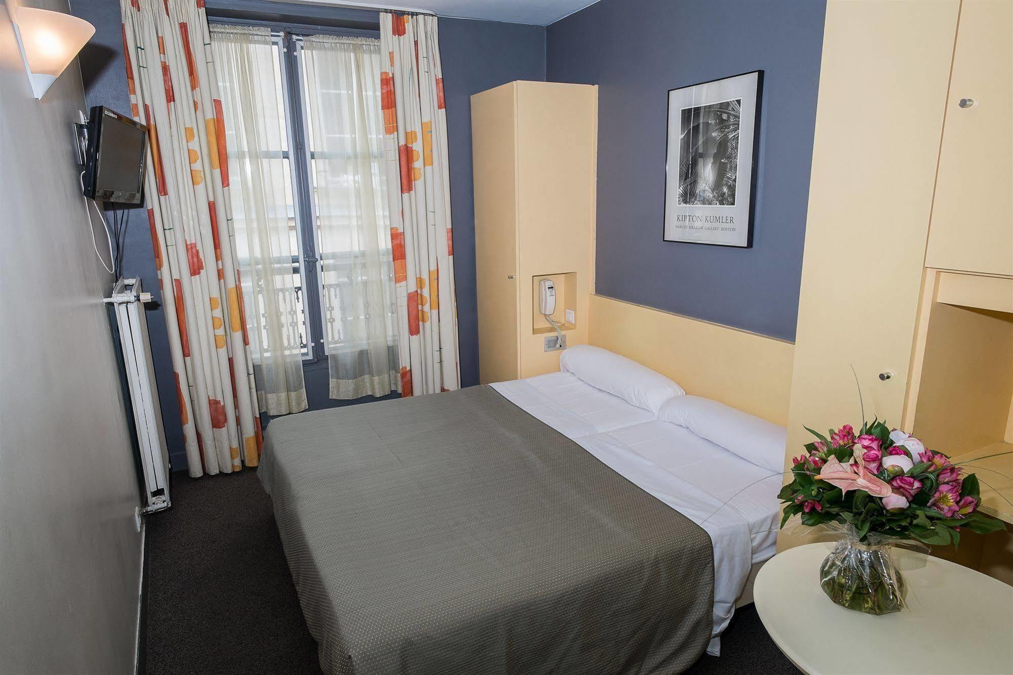 Trendy Canettes Hotel