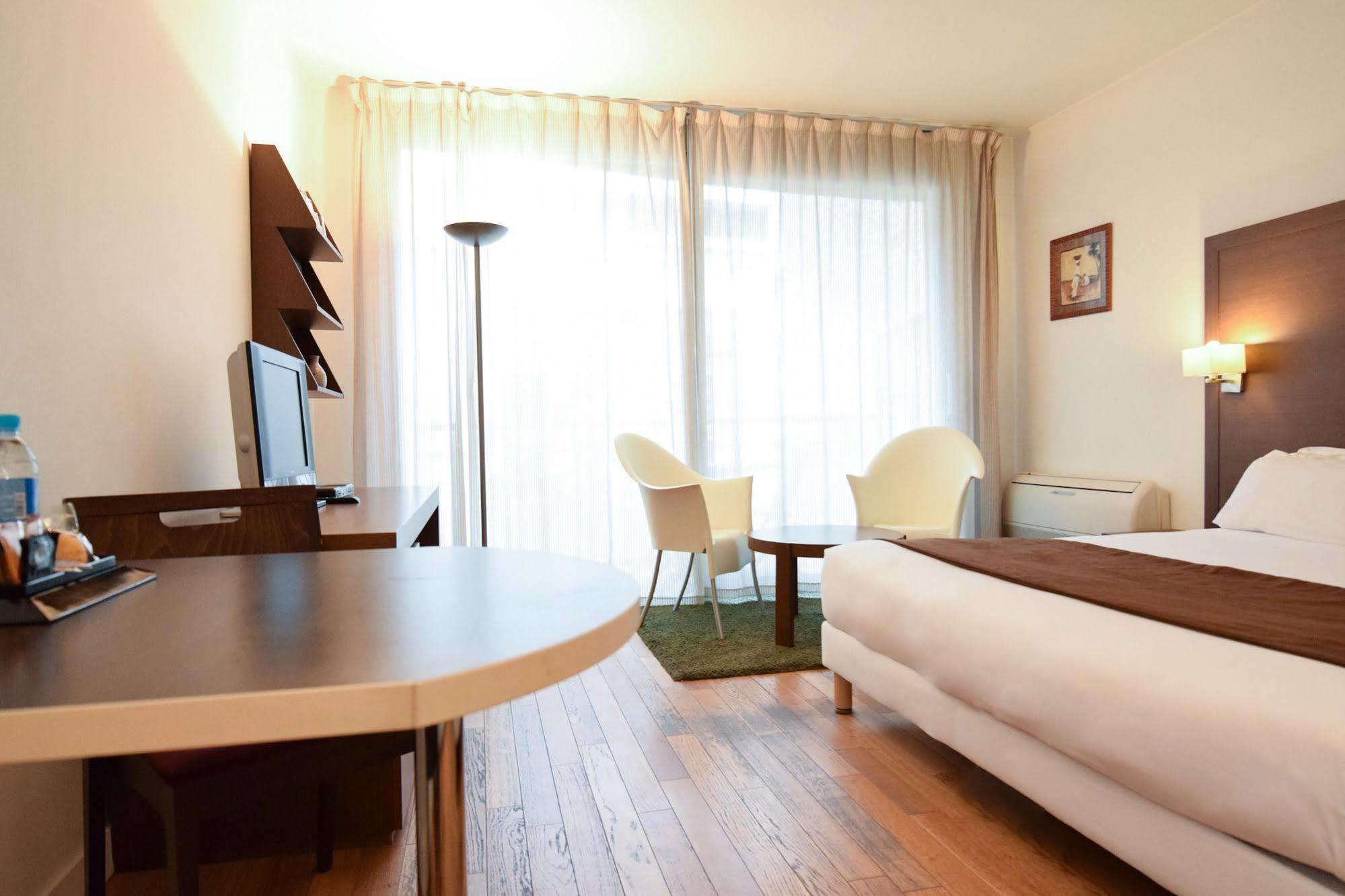 Residhotel Imperial Rennequin Parigi
