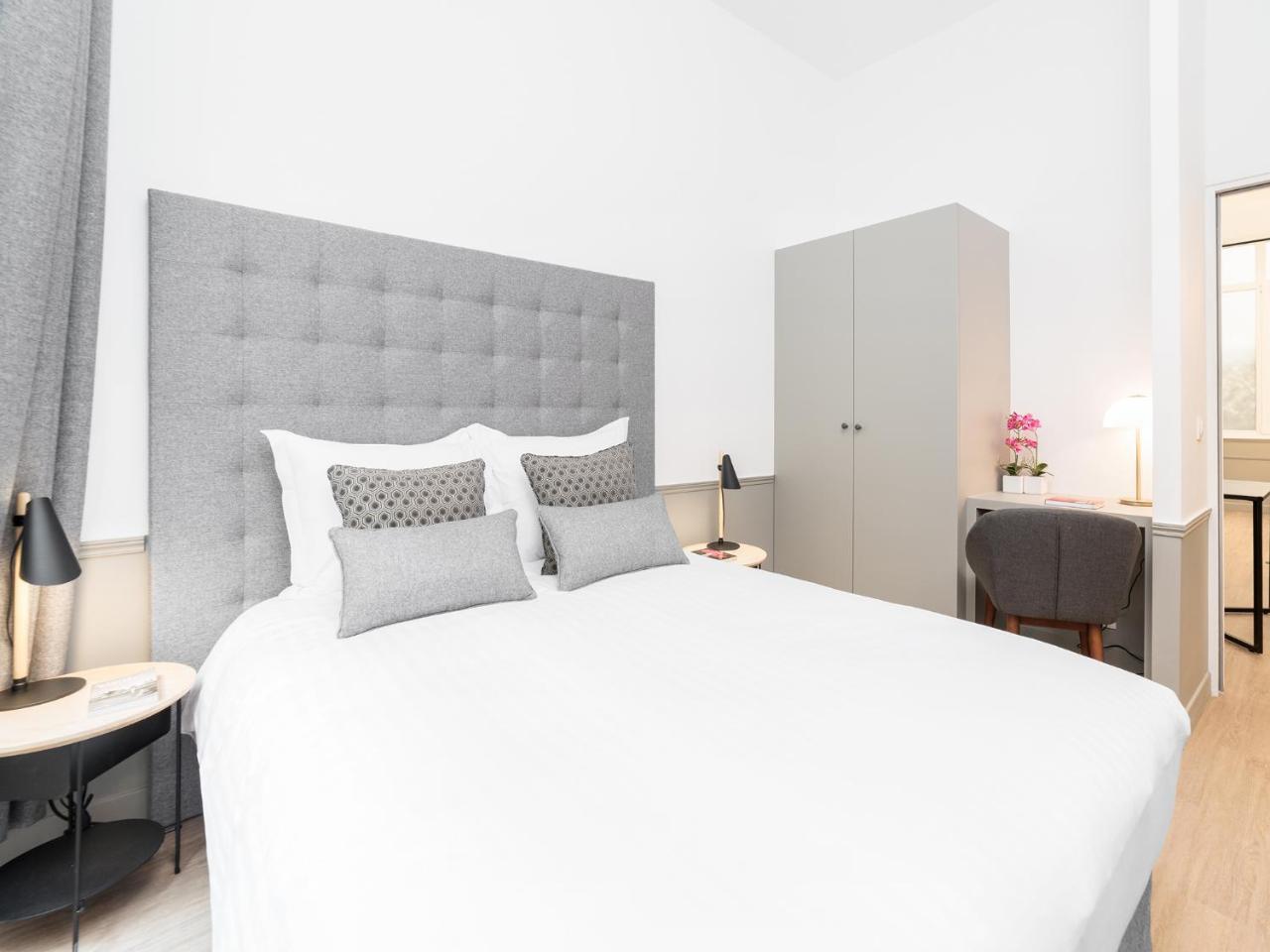 Livinparis - Luxury 3 & 4 Bedrooms Montmartre I * Parigi