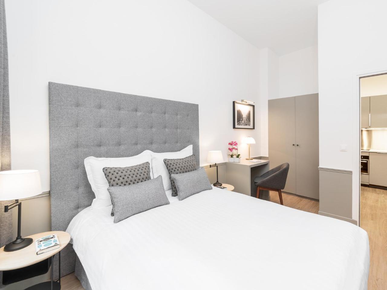Livinparis - Luxury 3 & 4 Bedrooms Montmartre I Appartamento