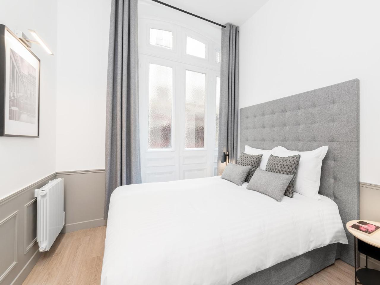 Livinparis - Luxury 3 & 4 Bedrooms Montmartre I * Parigi
