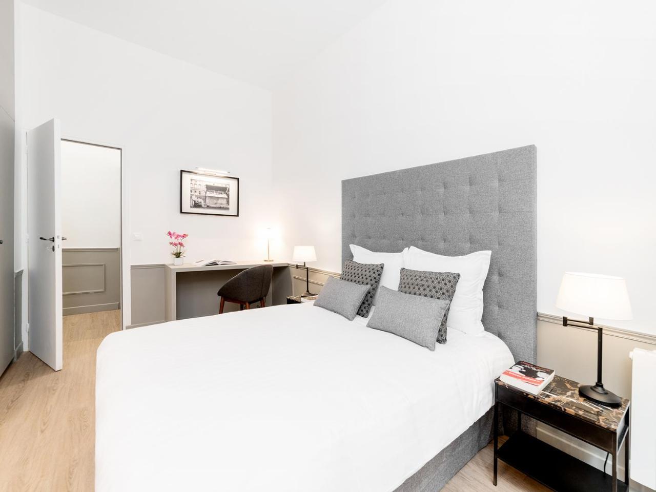 Appartamento Livinparis - Luxury 3 & 4 Bedrooms Montmartre I *