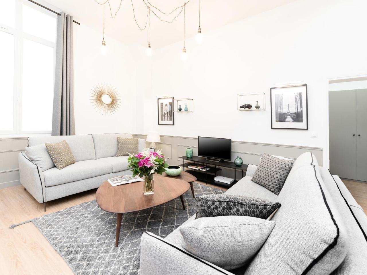 Livinparis - Luxury 3 & 4 Bedrooms Montmartre I