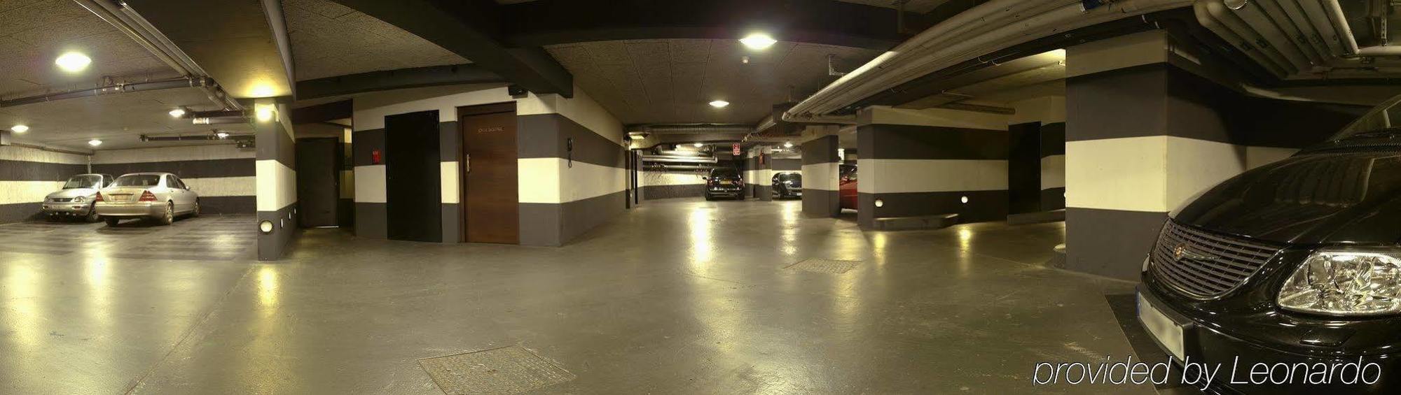 Square Hotel