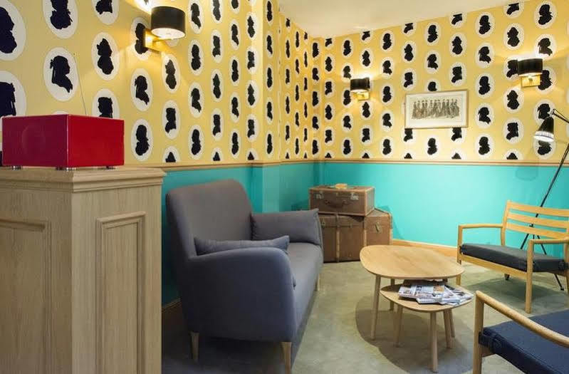 Suites&hôtel Helzear Champs-elysées Hotel 4*