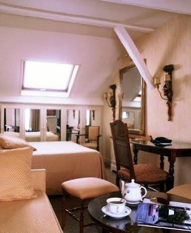 Hotel Noir Parigi
