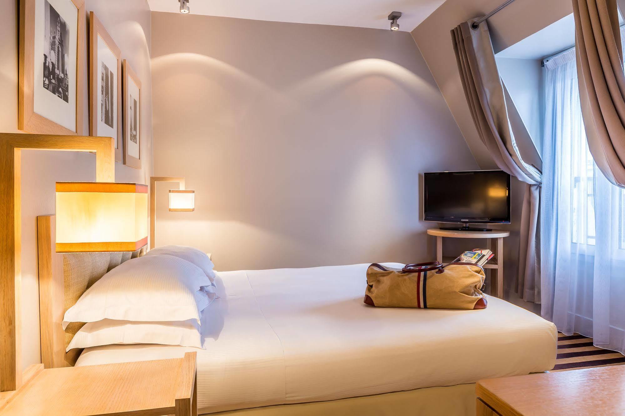 Duret Champs Elysees 4*