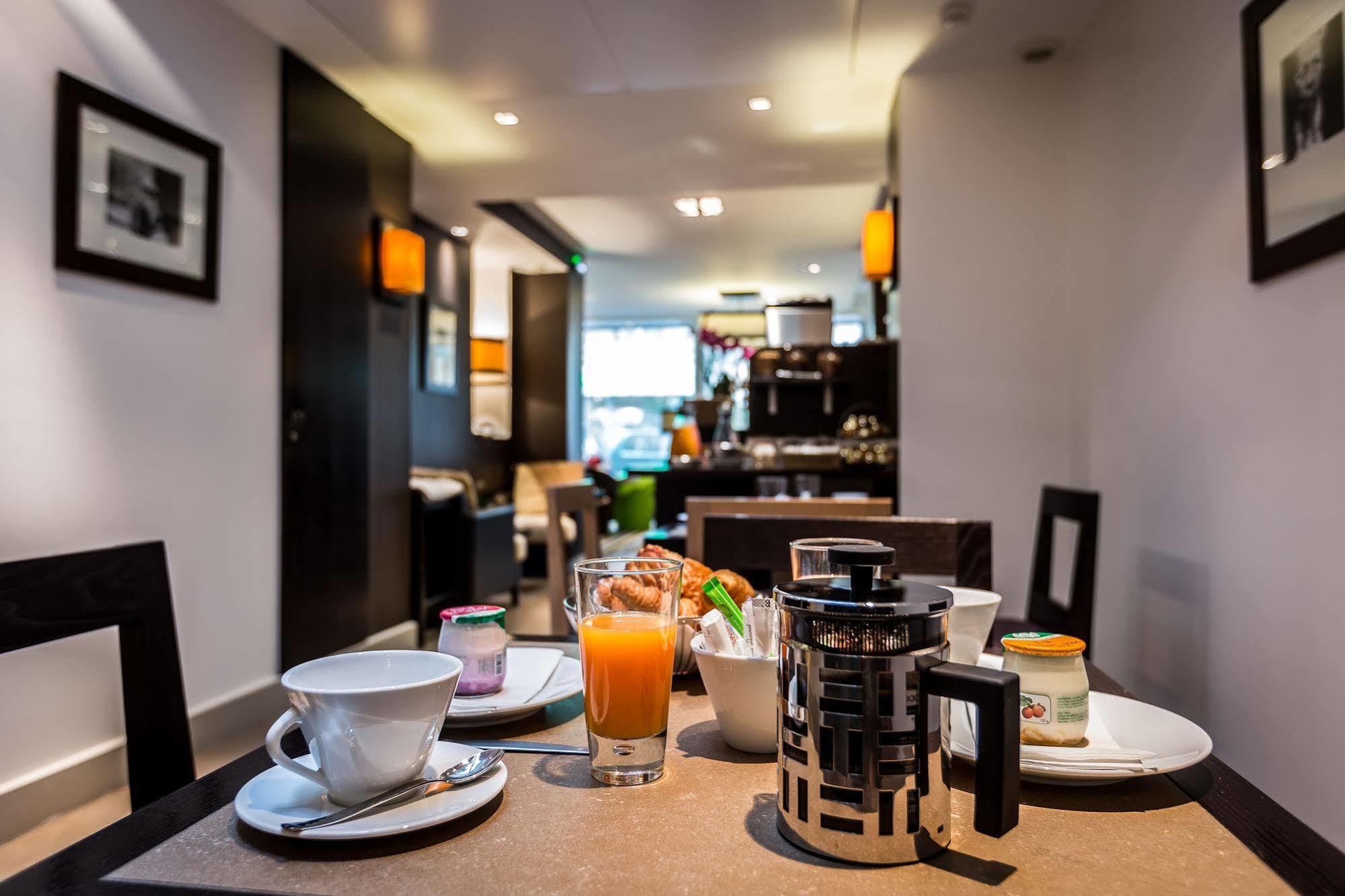 Duret Champs Elysees 4*