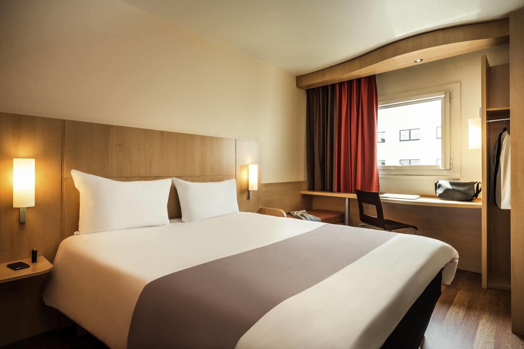 Ibis Ornano Montmartre Nord 18eme Hotel Paris