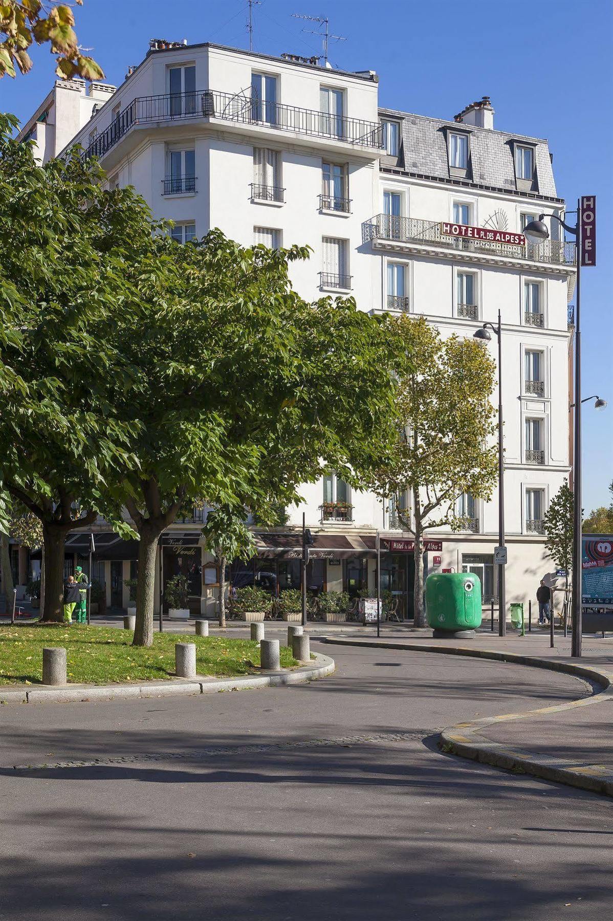De La Place Des Alpes Hotel