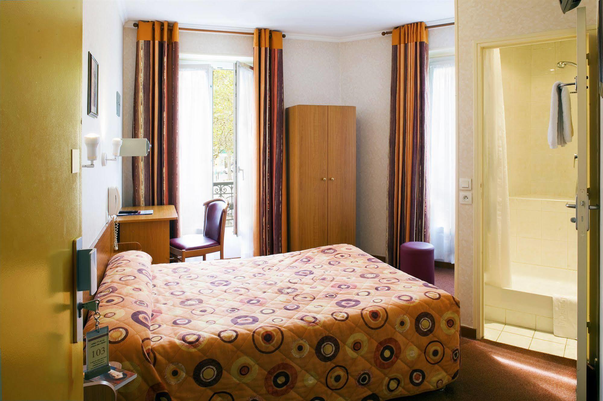 De La Place Des Alpes Hotel 2*