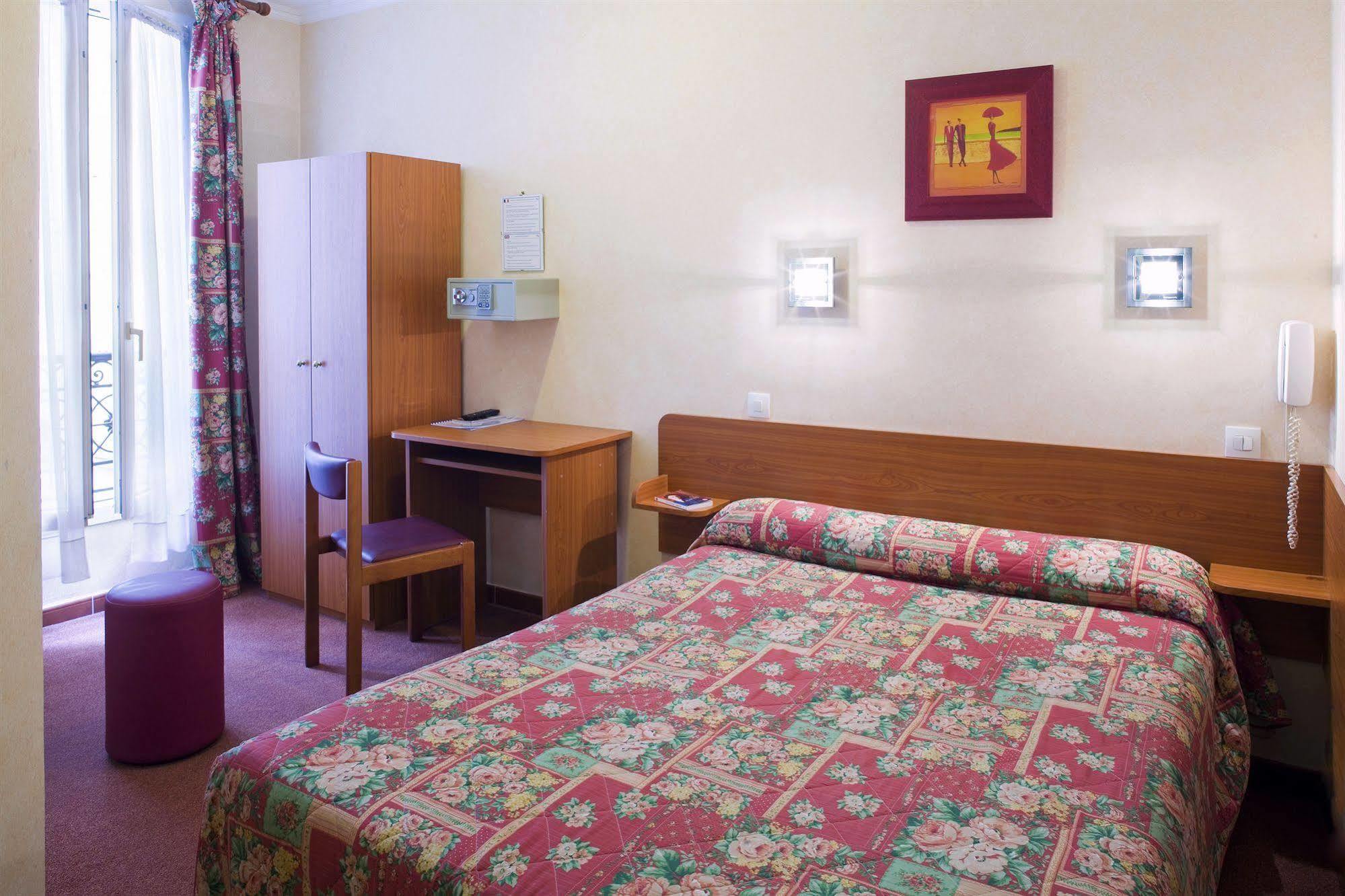 De La Place Des Alpes Hotel