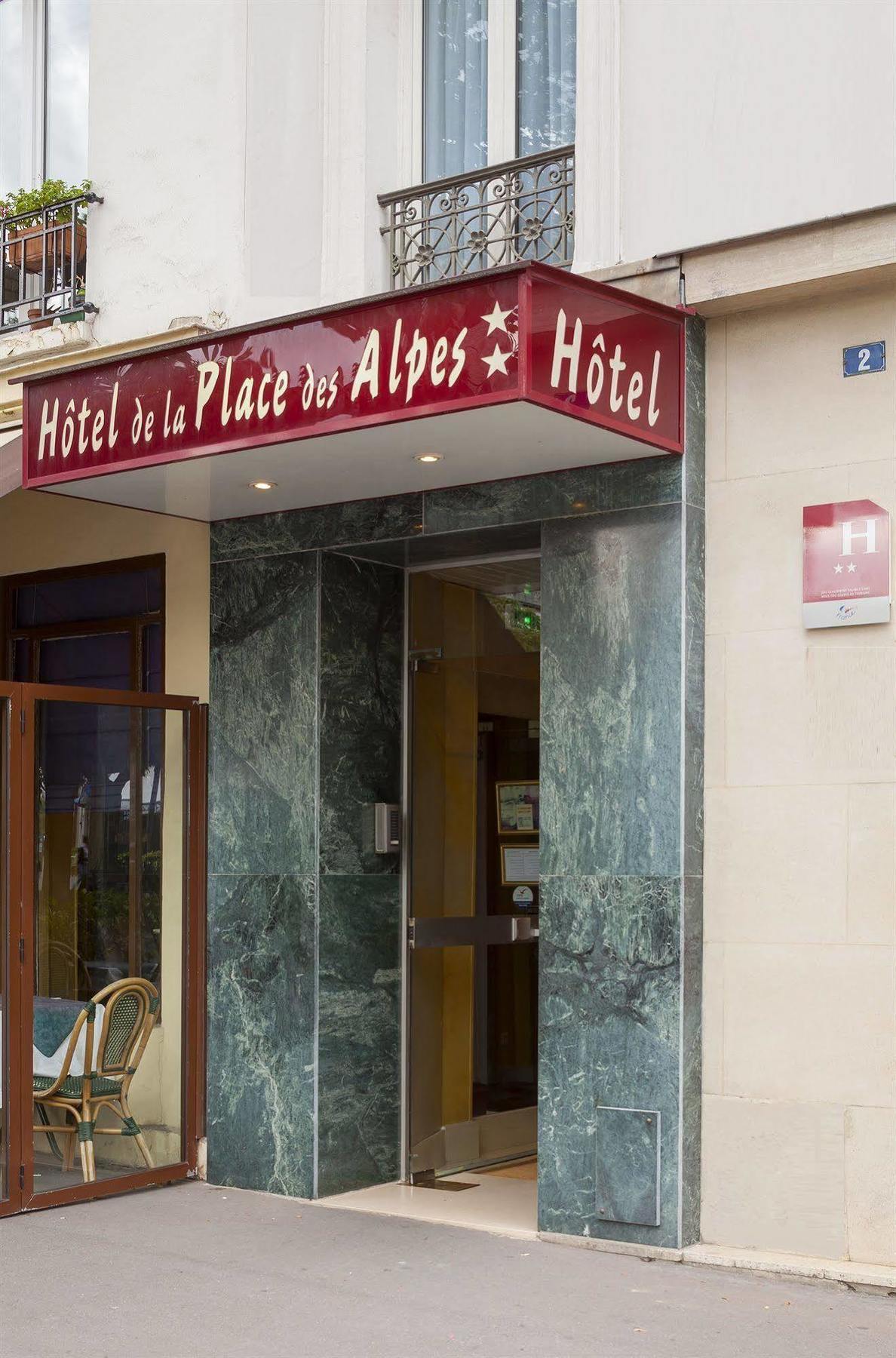 De La Place Des Alpes Hotel Parigi