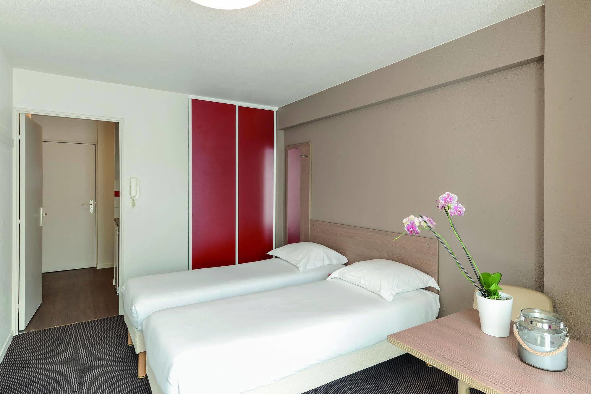 Appart'city La Aparthotel 2*