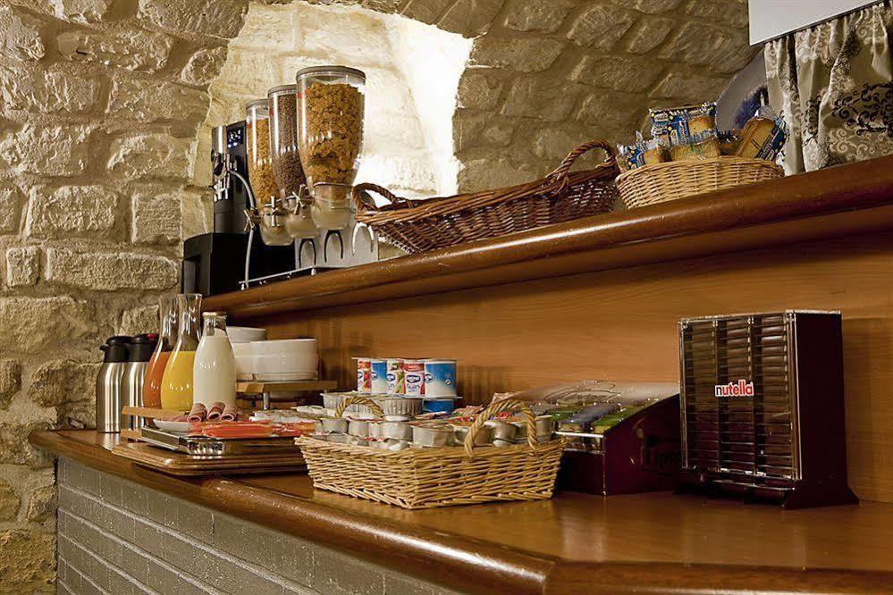 Hotel Jean Gabriel Montmartre Parigi