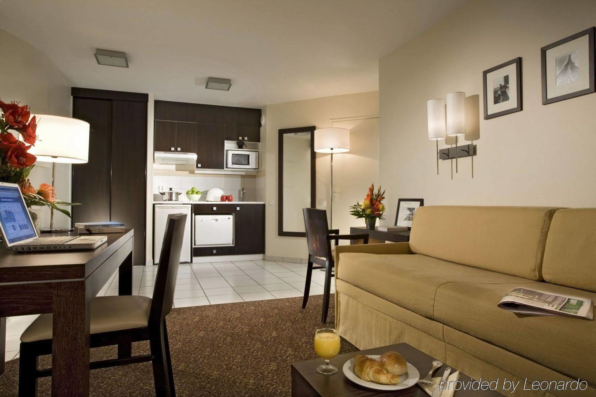 Aparthotel Citadines Republique 3*