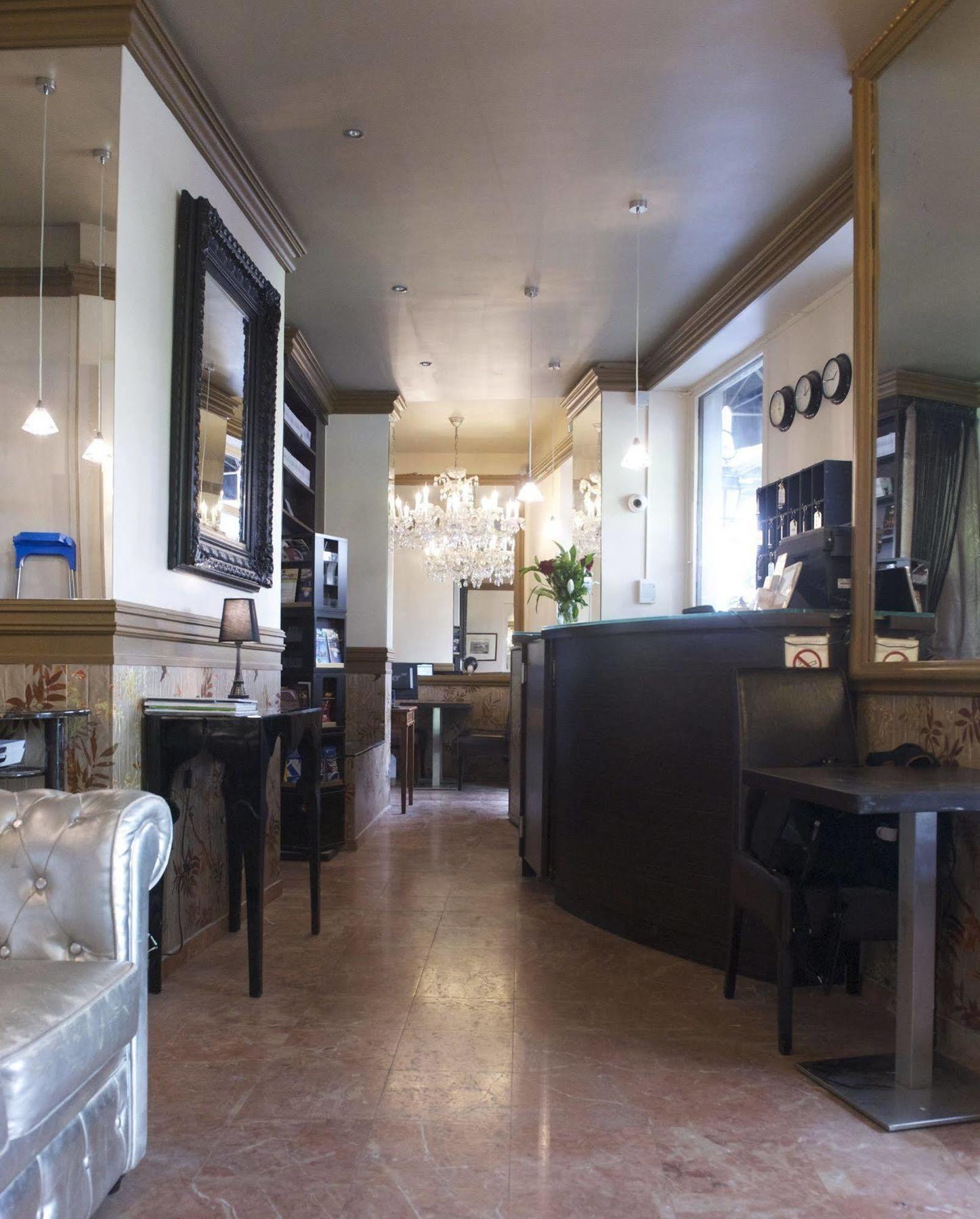 Hotel Petit Saint-honore Paris
