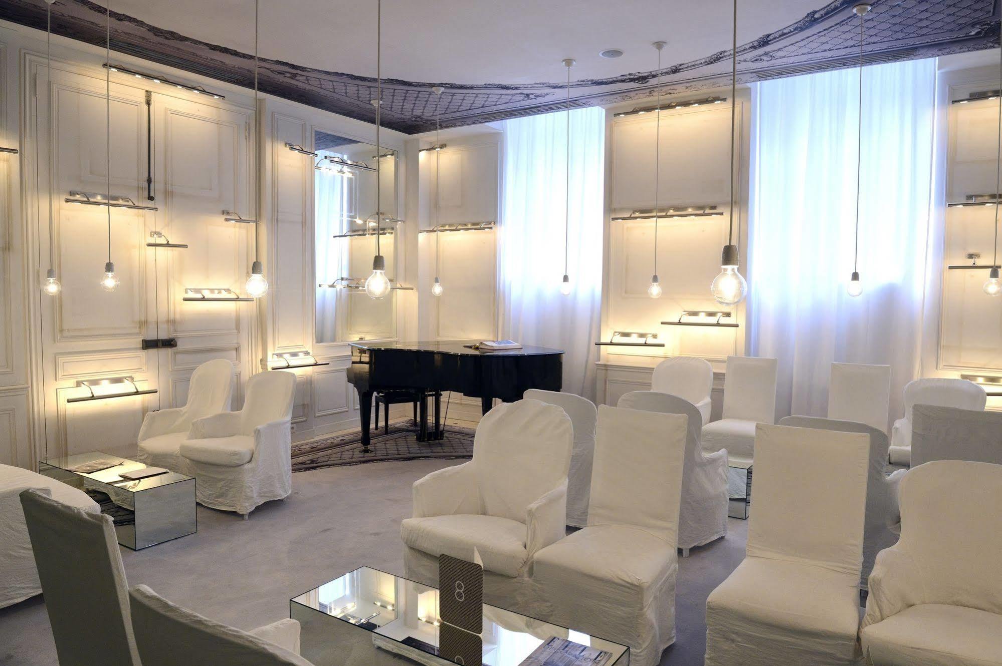 Hotel La Maison Champs Elysées Parigi