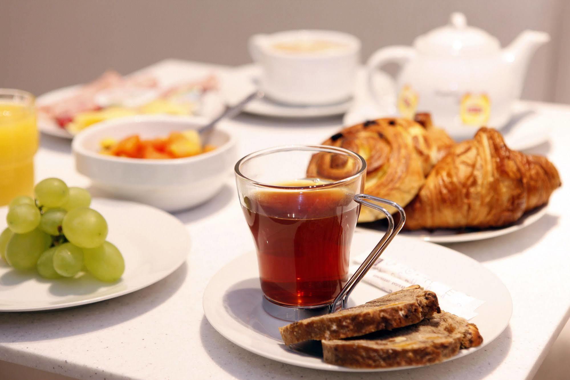 Hotel Sure By Western Gare Du Nord 3*