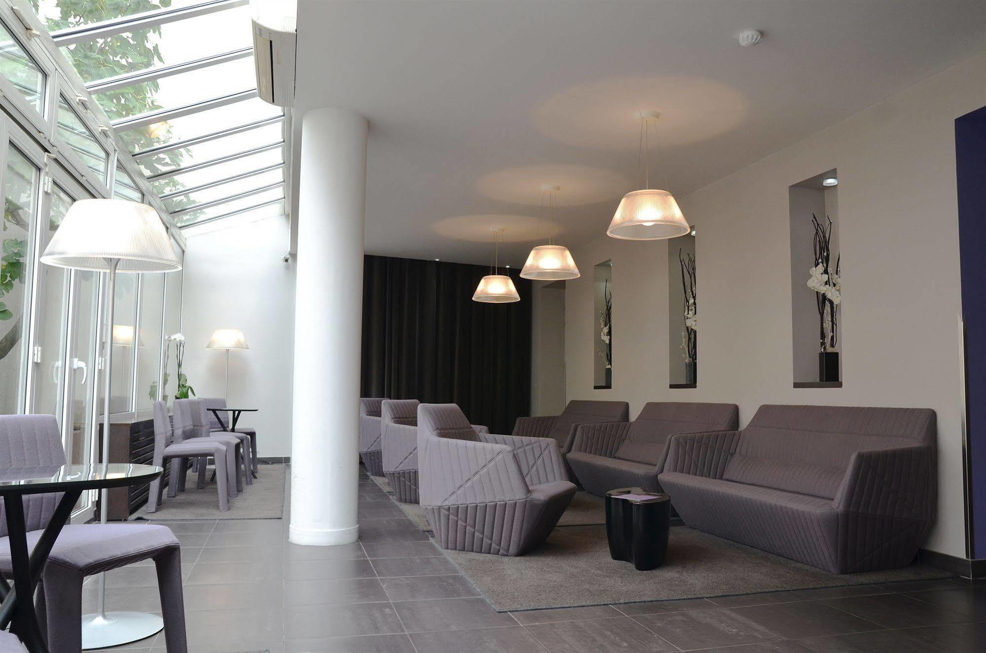 Hotel Saint-charles 3*