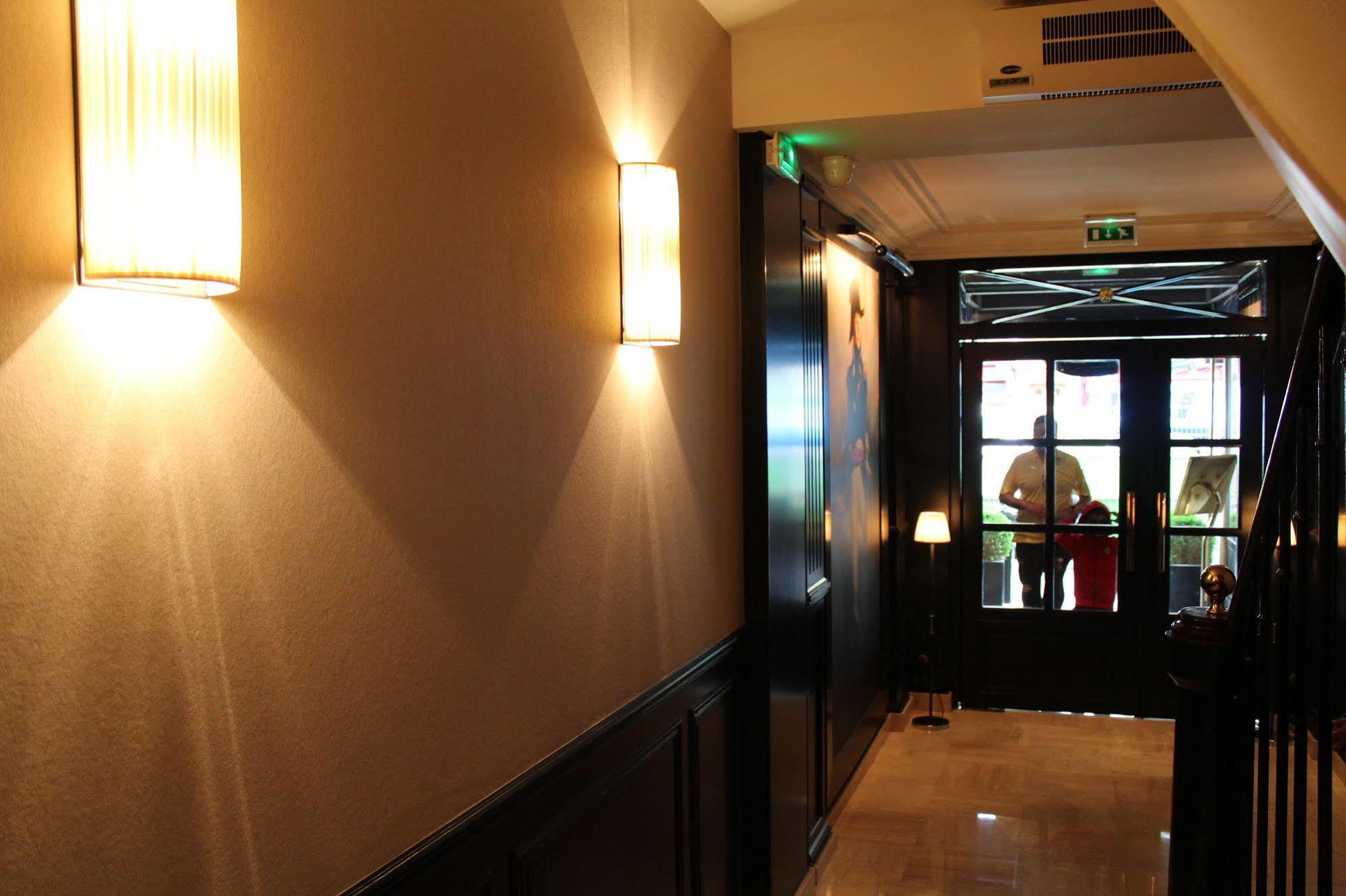 Hotel Saint Cyr Etoile 3*