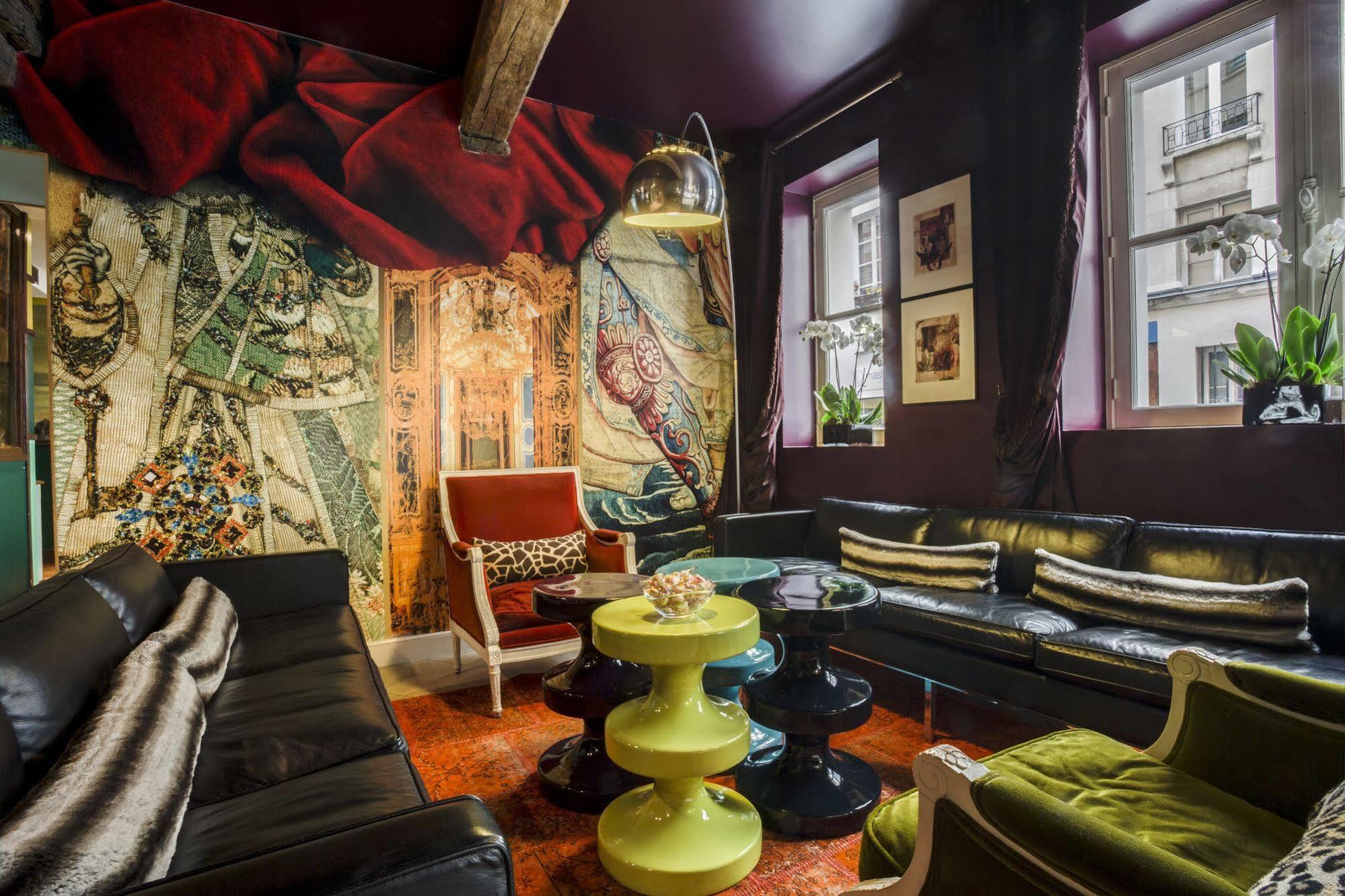 Du Petit Moulin, Haute Couture By Lacroix 4* Parigi