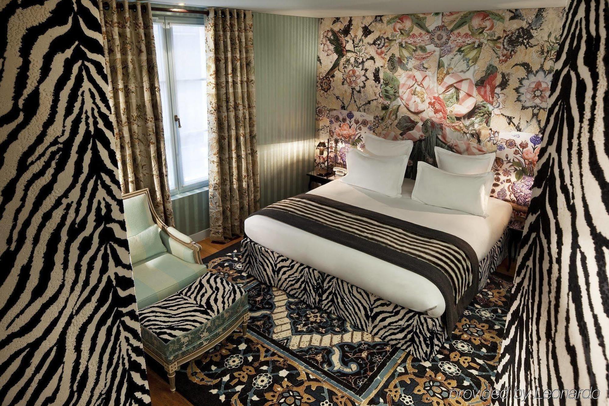 Hotel Du Petit Moulin, Haute Couture By Lacroix Parigi