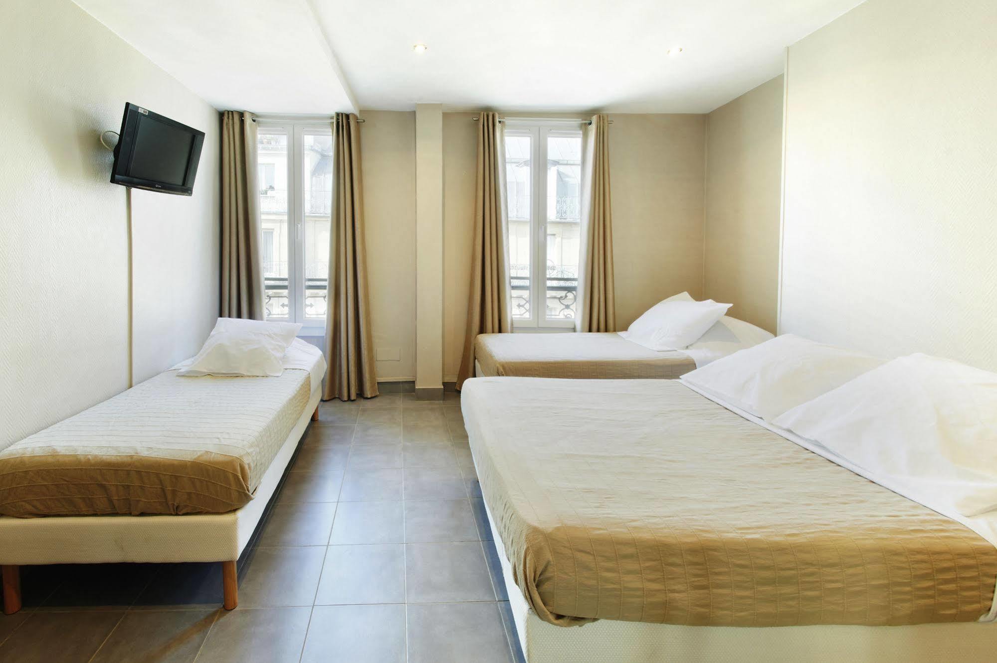 Hotel Montmartre Clignancourt Parigi