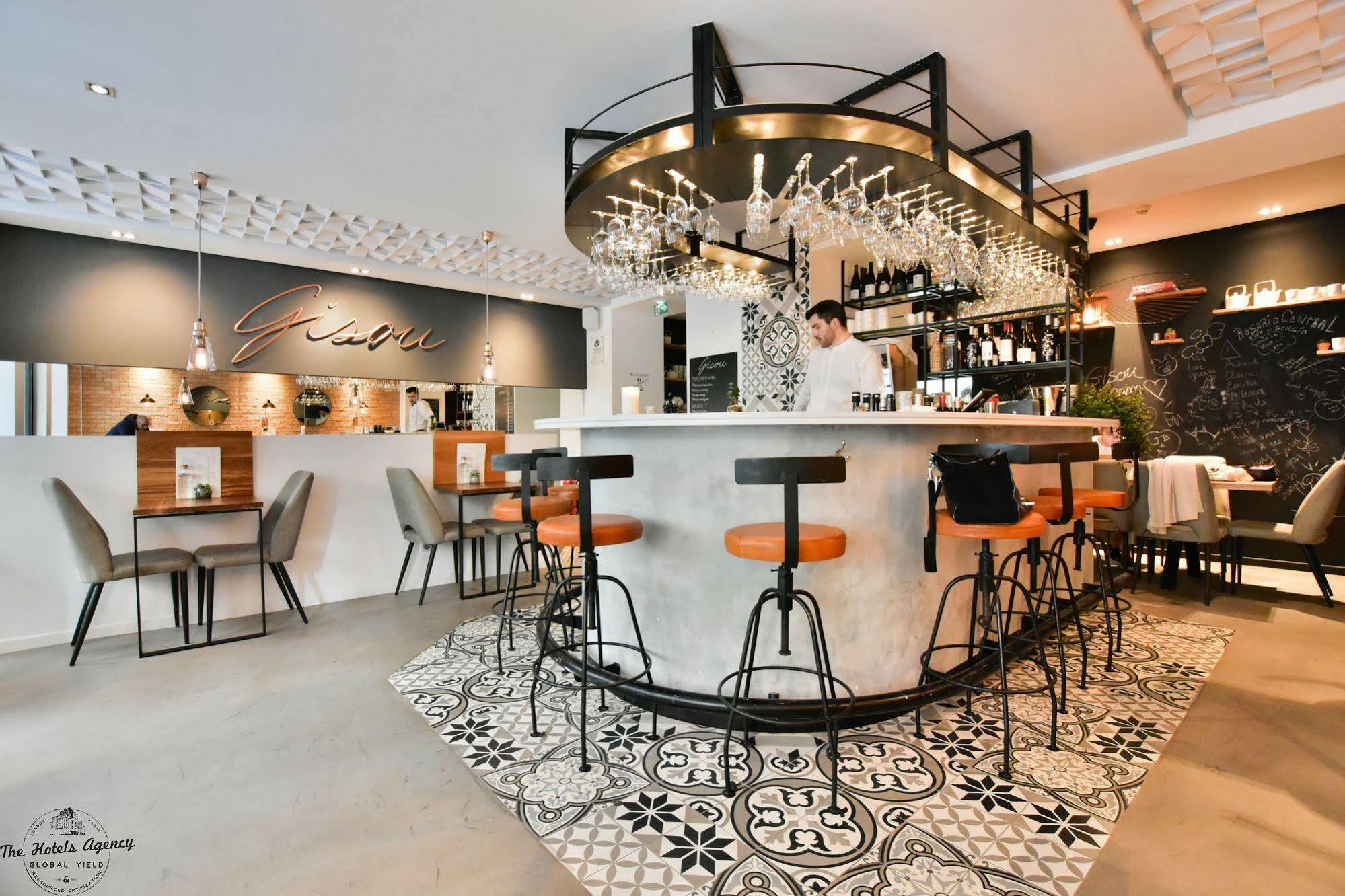 29 Lepic Hotel