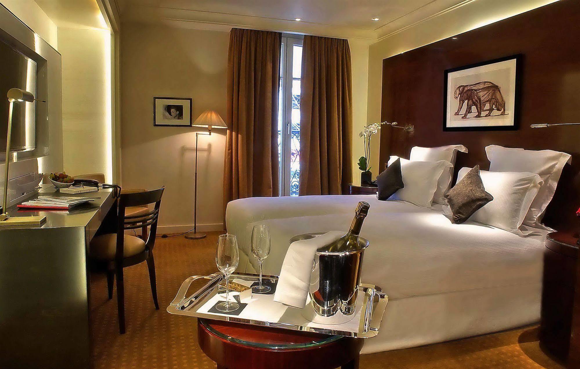 Hotel Montaigne Parigi
