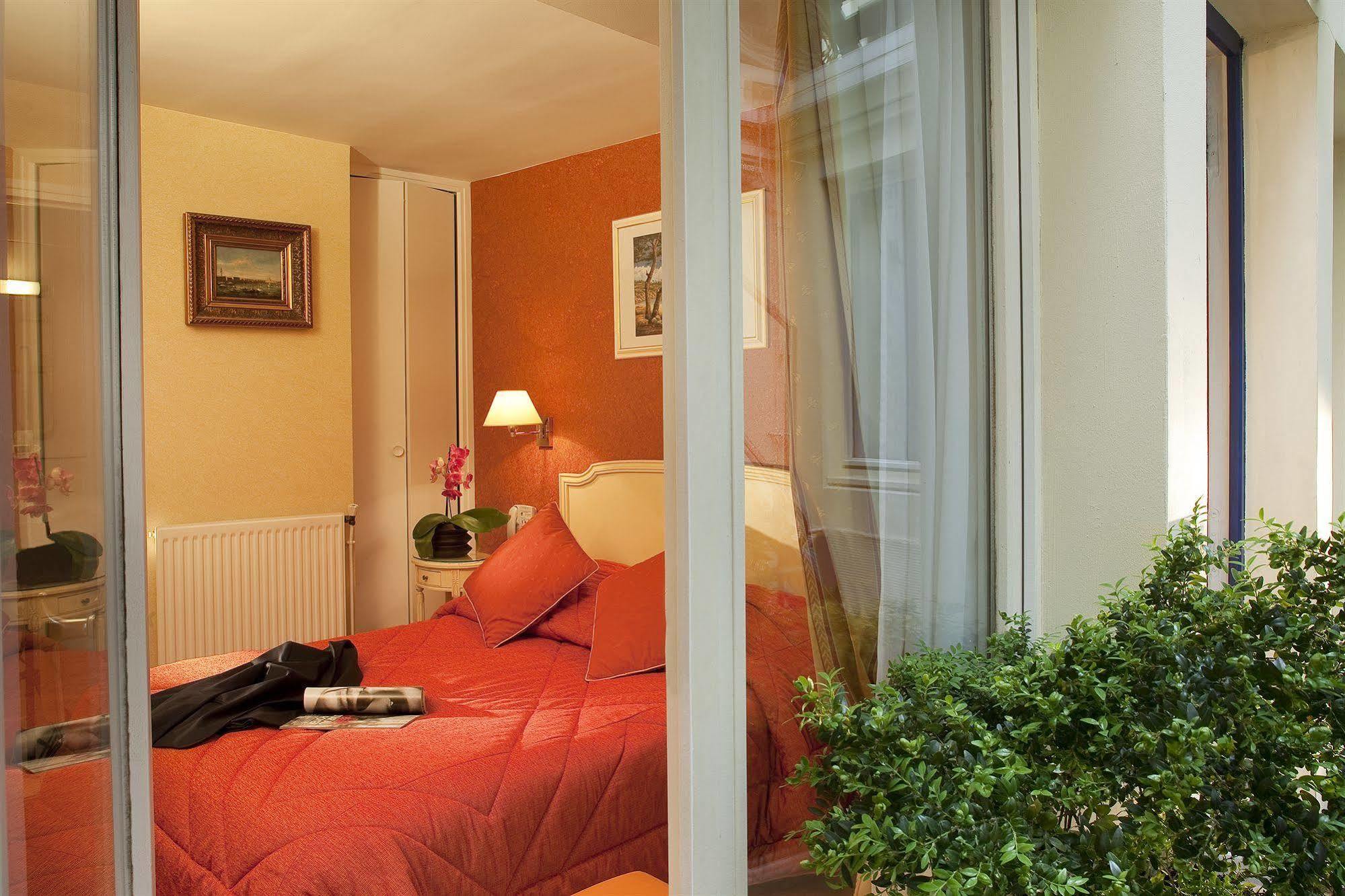 Riviera Elysees 3* Parigi