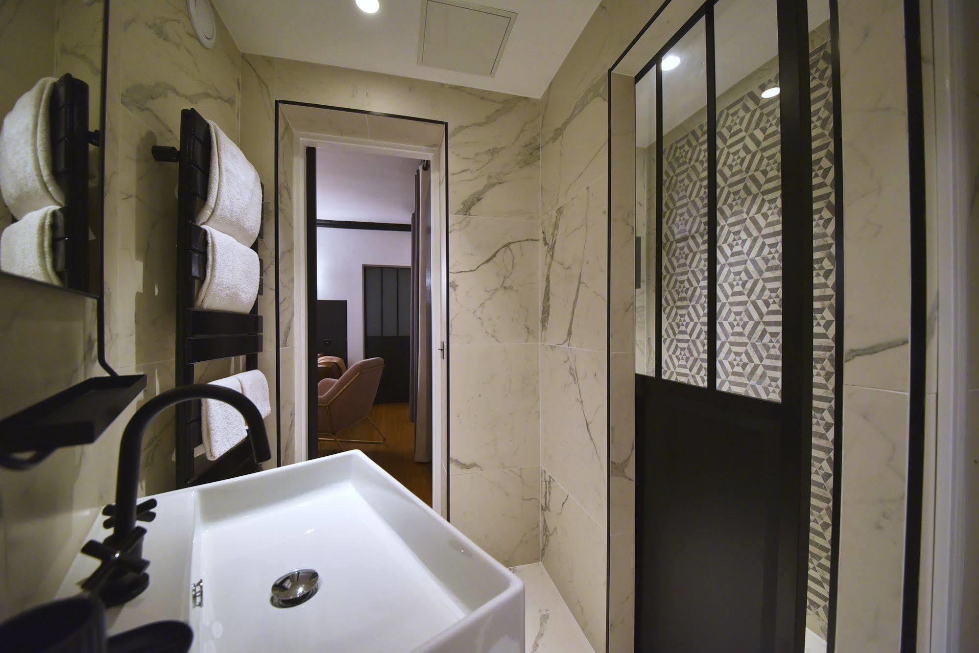 Hotel Madrigal Paris