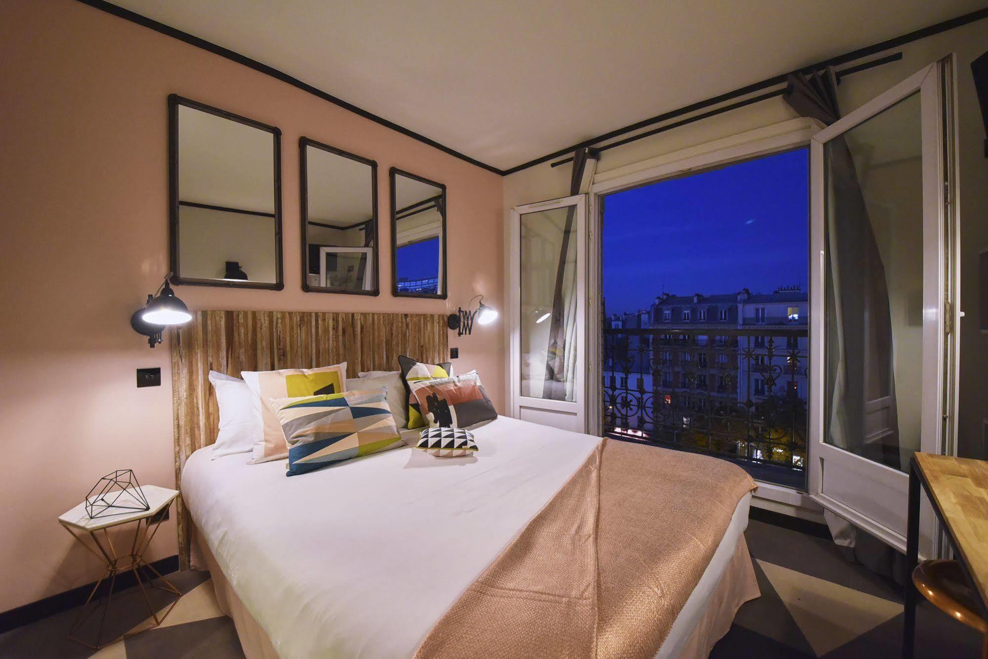 Hotel Madrigal