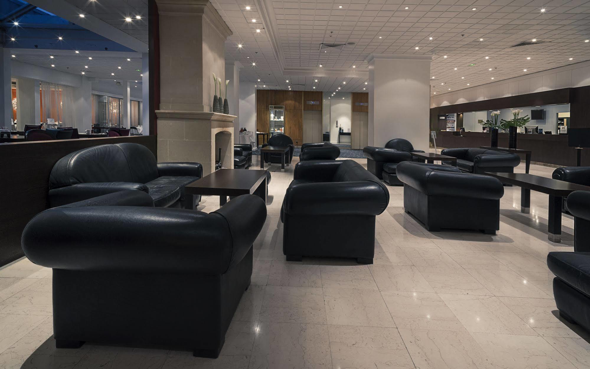 Hilton Orly Airport Hotel Parigi