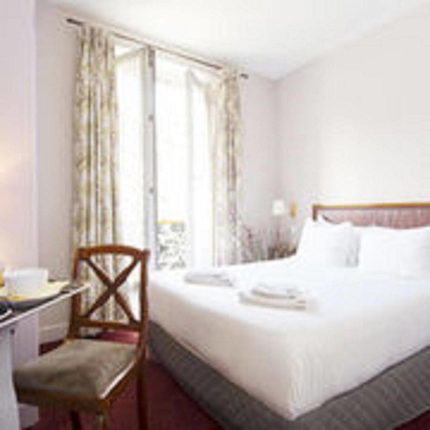 France Louvre Hotel