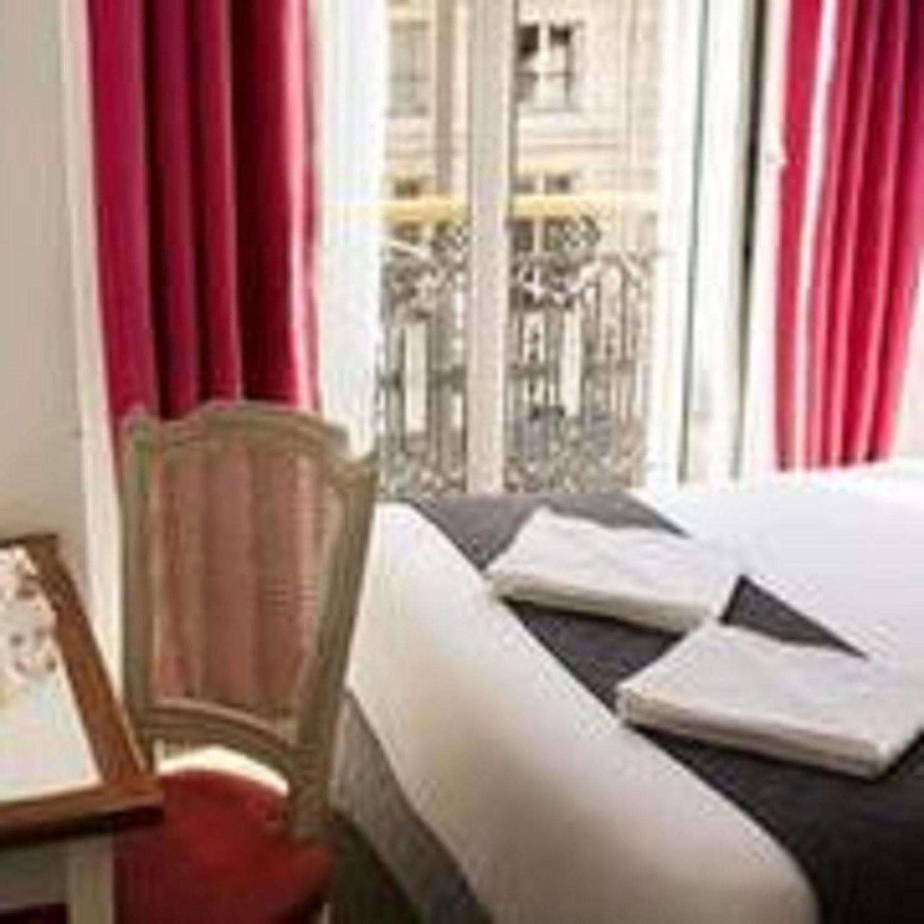 France Louvre 3* Paris