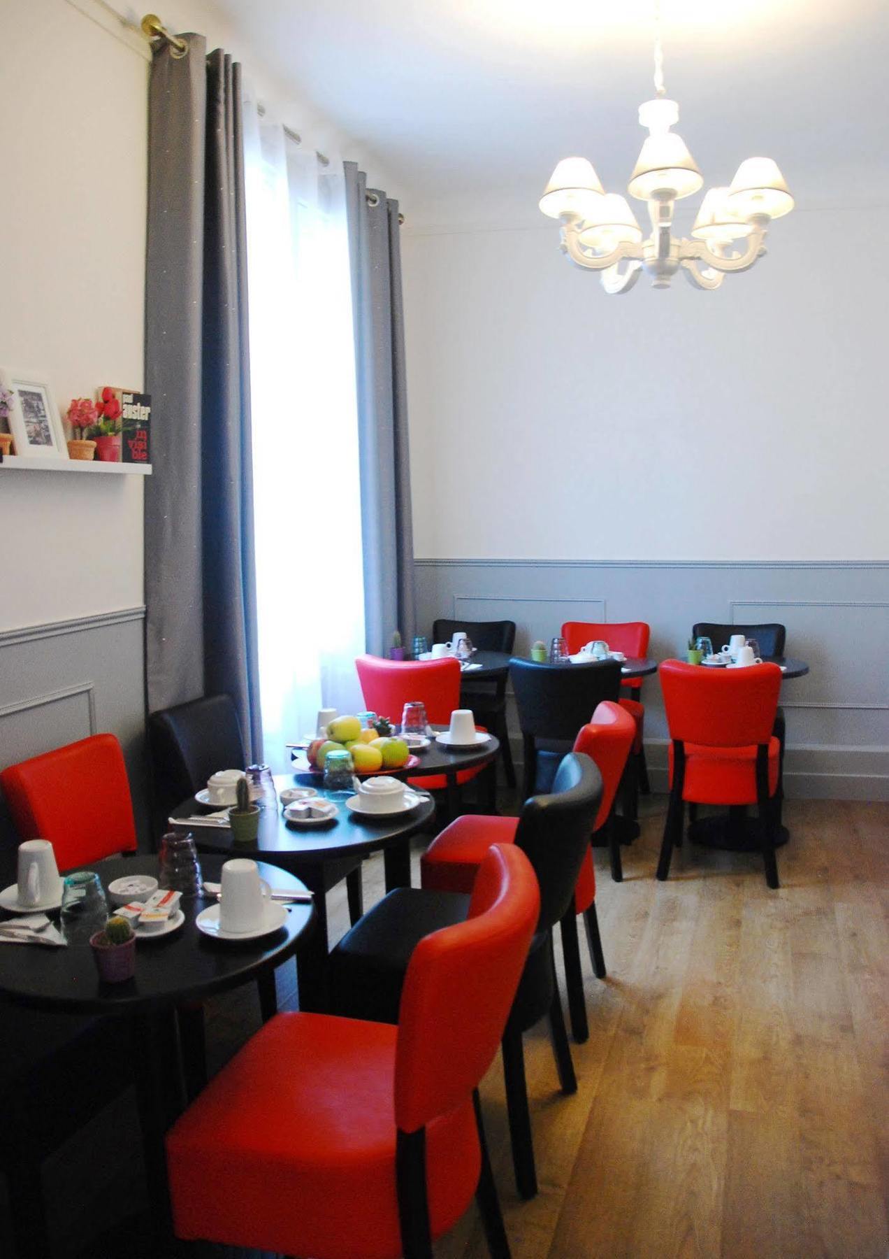 Cosy Monceau Hotel 2*