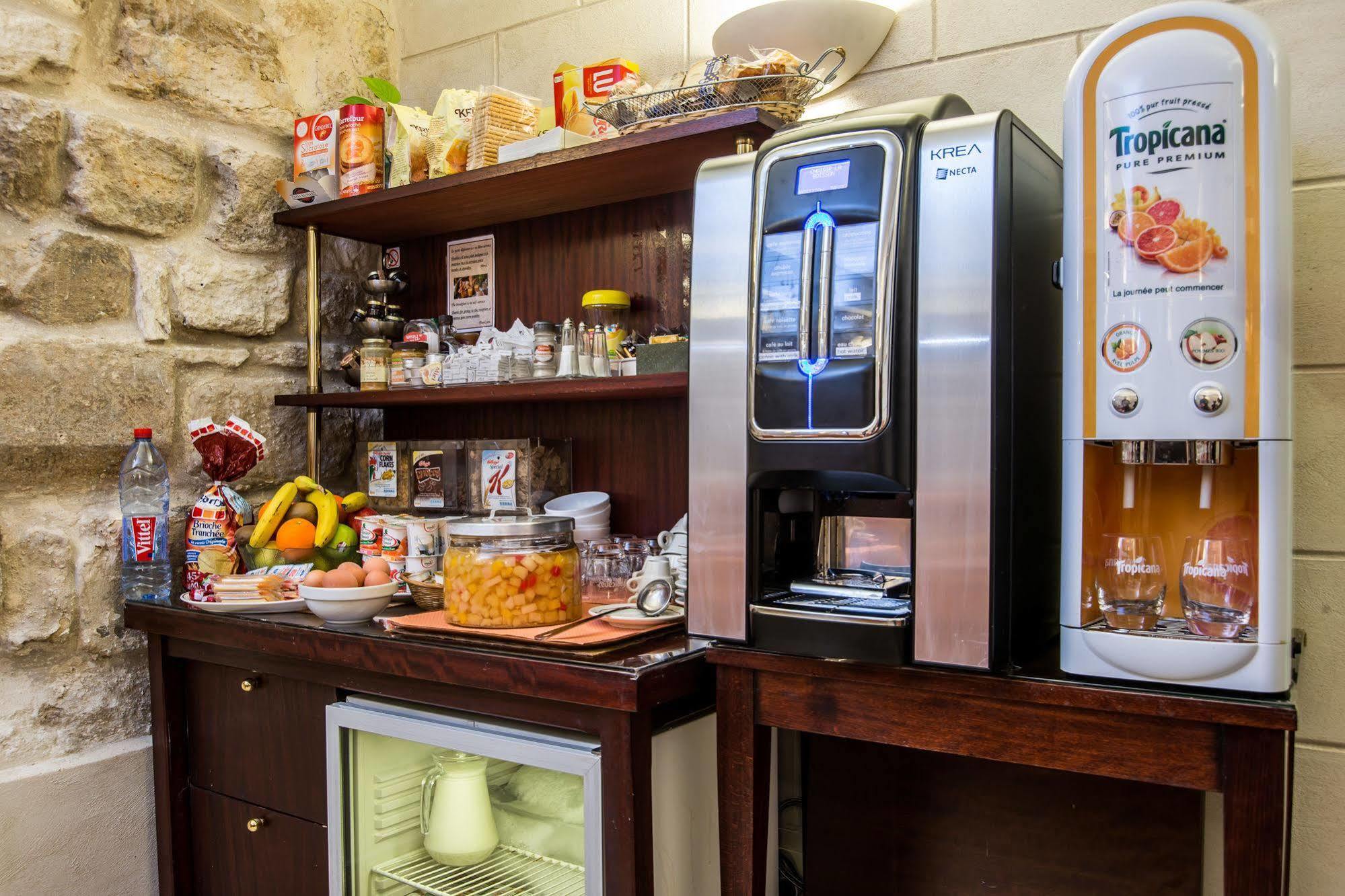 Austin's Arts Et Metiers Hotel