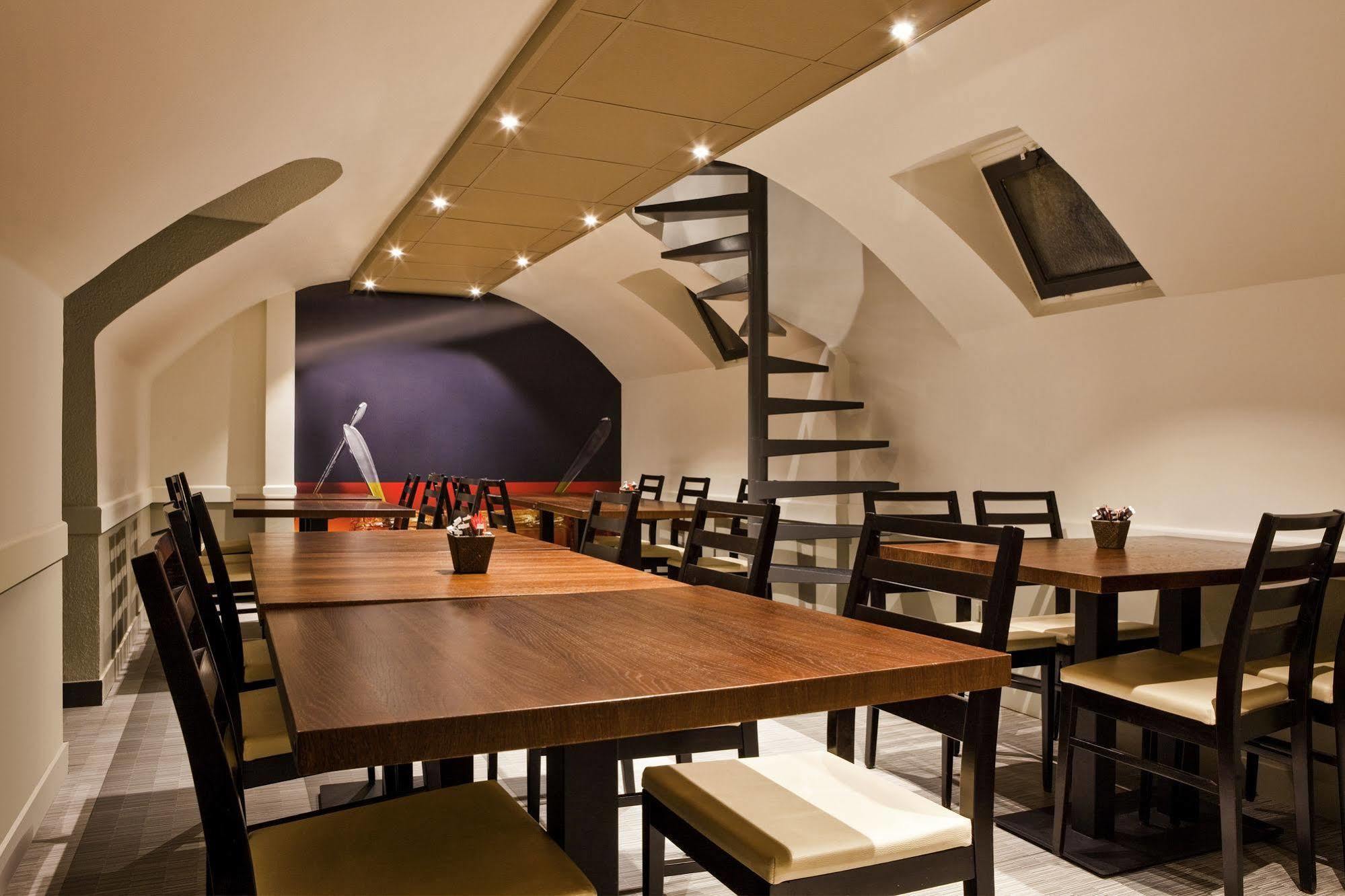 Ibis Maine Montparnasse 3* Parigi